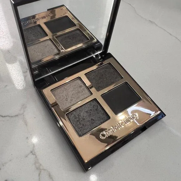 Charlotte Tilbury- Rock Chic Eye Shadow Palette - Picture 2 of 6